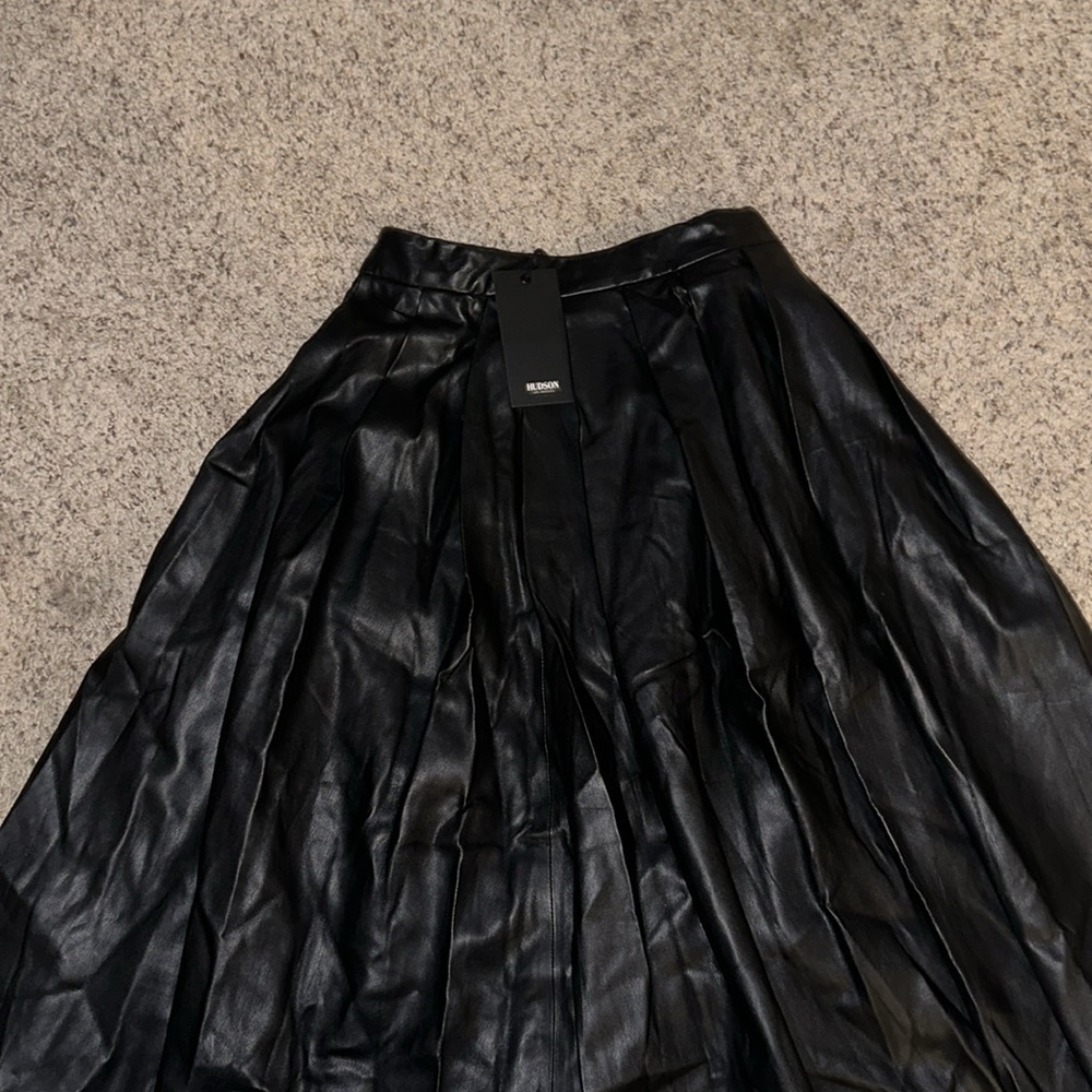 NWT Hudson pleated faux-leather skirt - Picture 4 of 7
